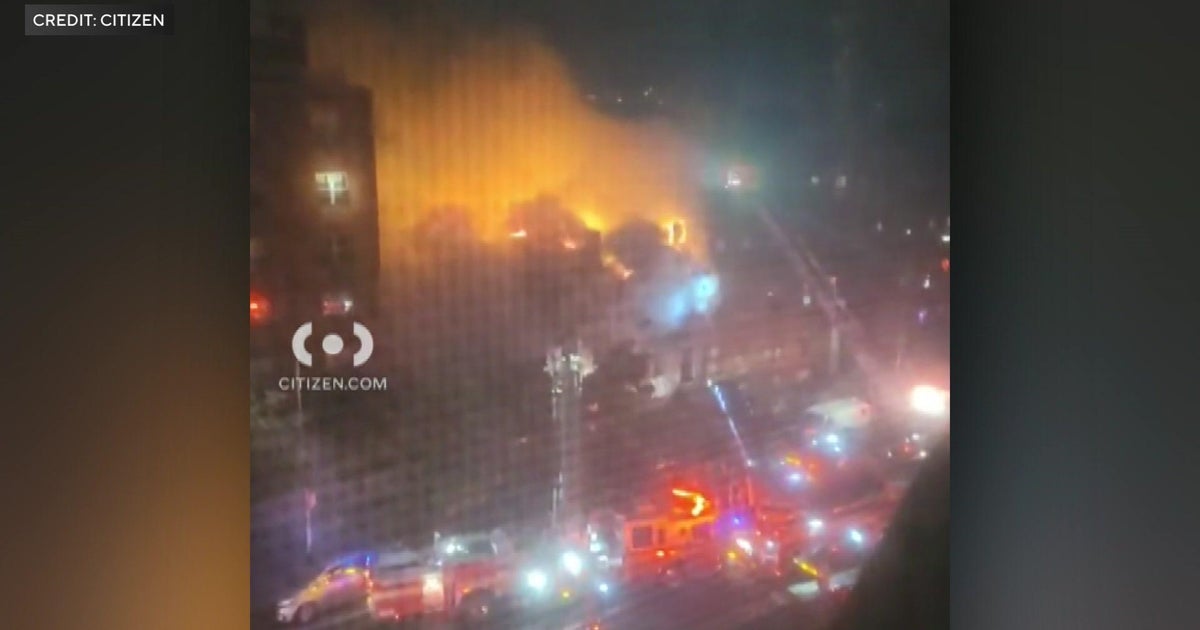 2 firefighters injured battling blaze in Brooklyn - CBS New York