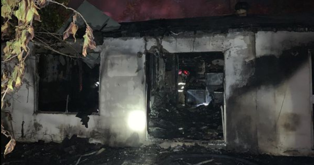 Fire burns home in Modesto overnight