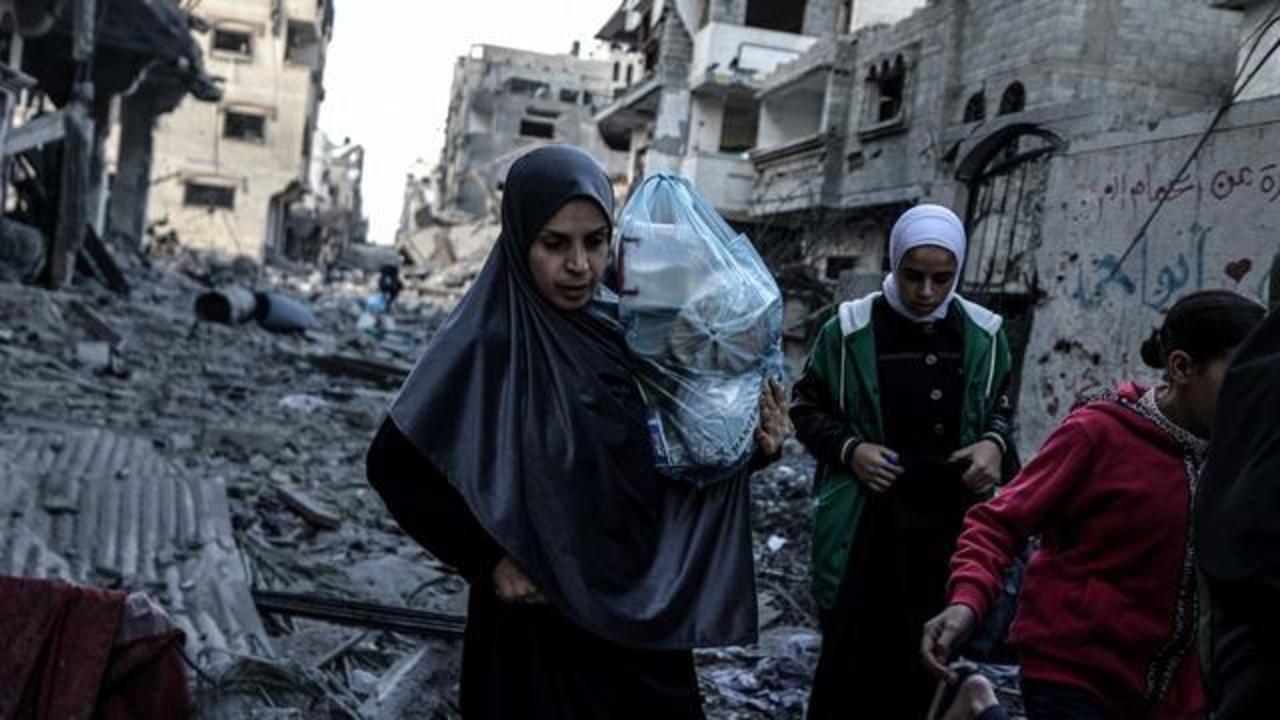 Biden heads to Israel as blast at Gaza hospital kills hundreds