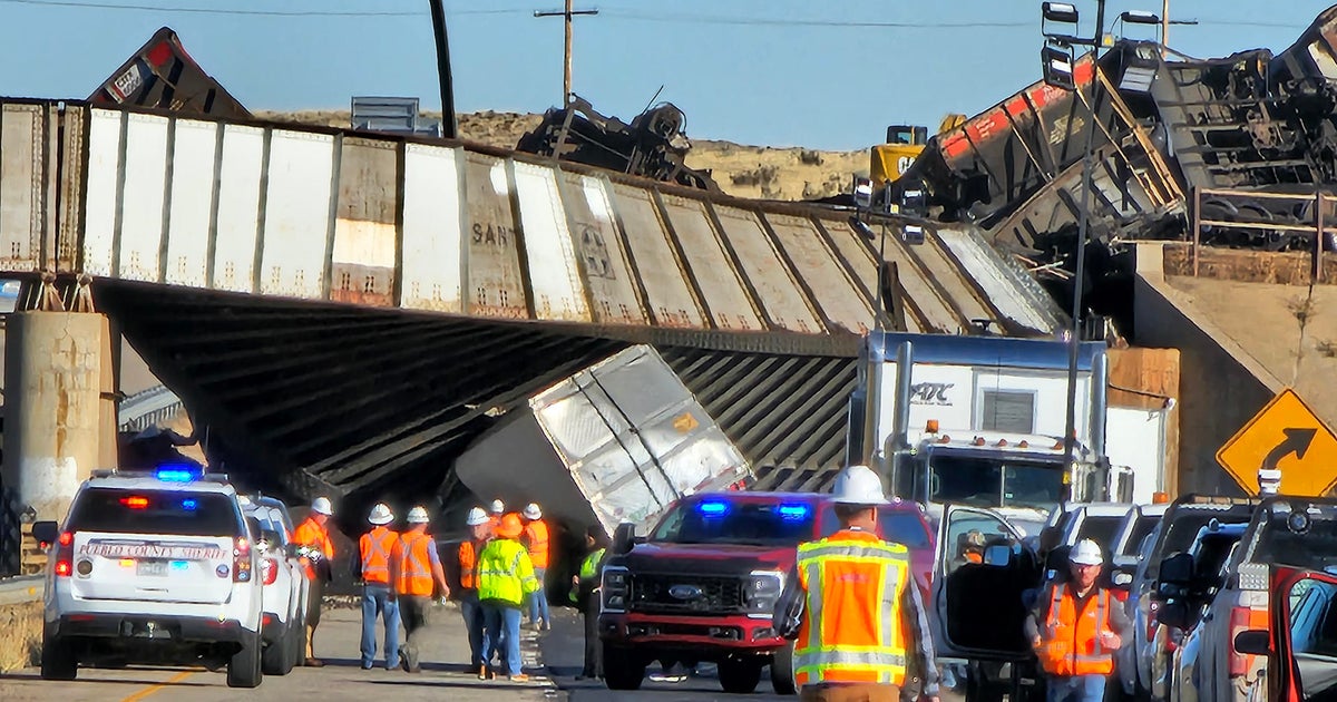 1 person dies in Colorado coal train derailment that still has Interstate 25 shut down north of Pueblo  CBS News 1 person dies in Colorado coal train derailment that still has Interstate 25 shut down north of Pueblo  CBS News