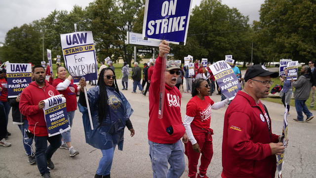 AP Poll Auto Workers Strikes 