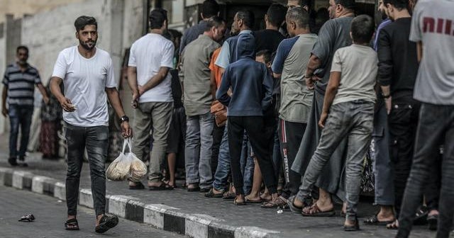 Gaza civilians struggle to get clean water and food as Israel-Hamas war ...