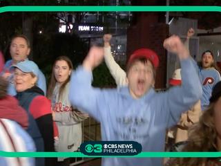 GIF: What Is This Crazy Phillies Fan Saying? - CBS Chicago