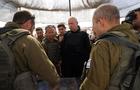 Israeli defense minister meets with troops at Gaza border 