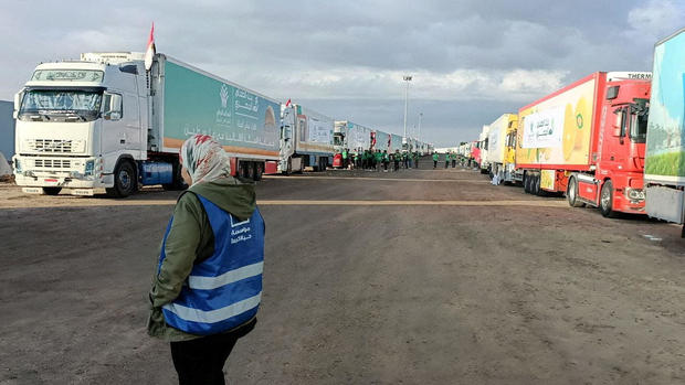 Trucks carrying humanitarian aid from Egyptian NGOs for Palestinians in Gaza, wait for the reopening of the Rafah crossing 