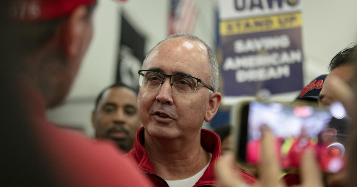 Tentative agreement with Ford is a big win for UAW, experts say