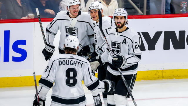 Los Angeles Kings v Winnipeg Jets 