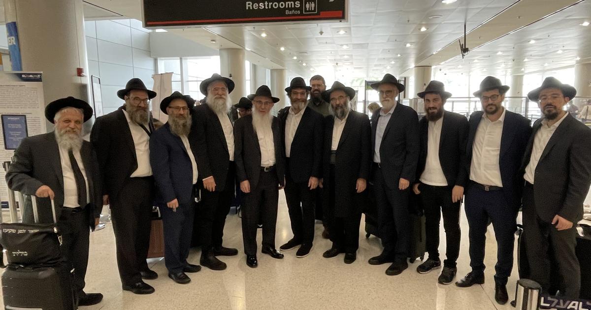 Team of rabbis depart from Miami Global Airport en route to Israel with concept of hope