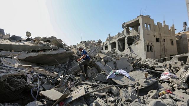 cbsn-fusion-aid-being-allowed-into-gaza-a-drop-in-the-bucket-idf-thumbnail-2393260-640x360.jpg 