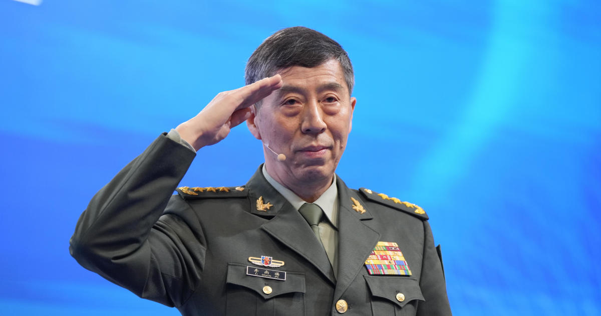Китай смени министъра на отбраната генерал Ли Шанфу който беше