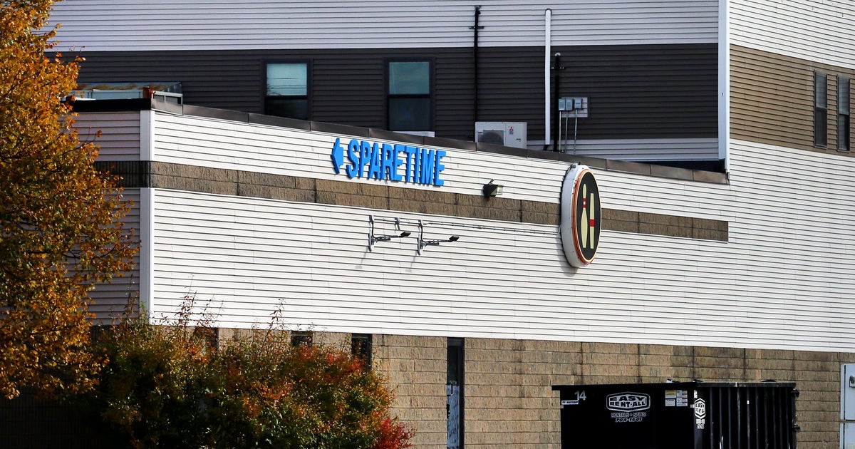 I just booked it down the lane, Witness describes hiding in bowling alley during mass shooting in Lewiston, Maine