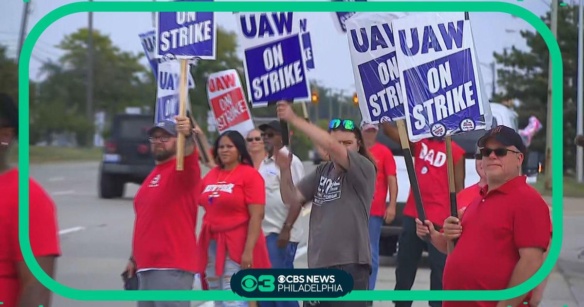 UAW, Ford Reach Tentative Agreement 6 Weeks Into Autoworkers' Strike ...