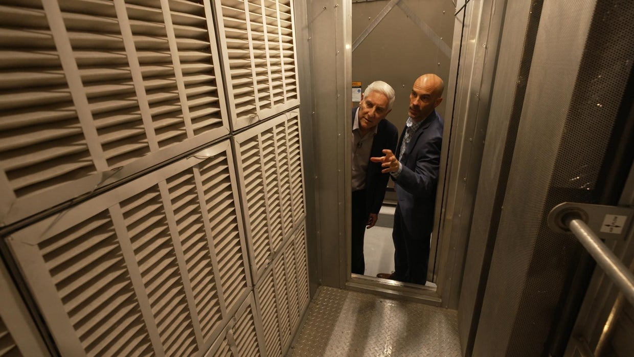 Dr. LaPook and Joe Allen look at MERV filters 