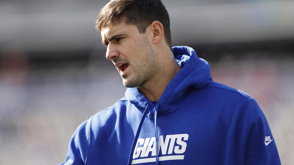 Giants quarterback Daniel Jones ruled out for third straight week,
backup Tyrod Taylor to start vs. Jets