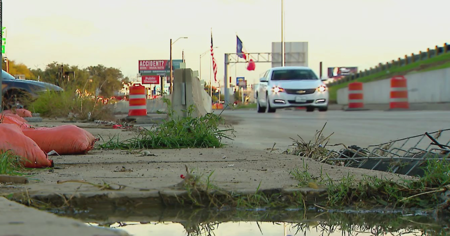 Wednesday nights heavy rain brings attention to flash flooding on section of I35E in Carrollton