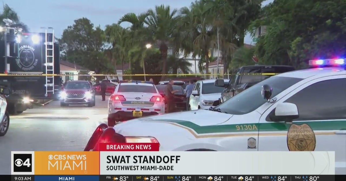 Law enforcement in standoff with barricaded girl in SW Miami-Dade