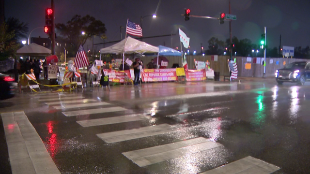 brighton-park-migrant-protest.png 