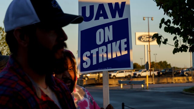 United Auto Workers Expand Strike To Ford Truck Plant In Kentucky