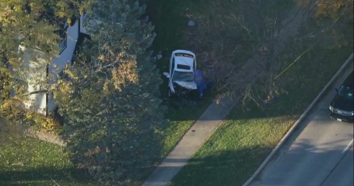 Driver killed in serious crash in northwest Chicago suburbs - CBS Chicago