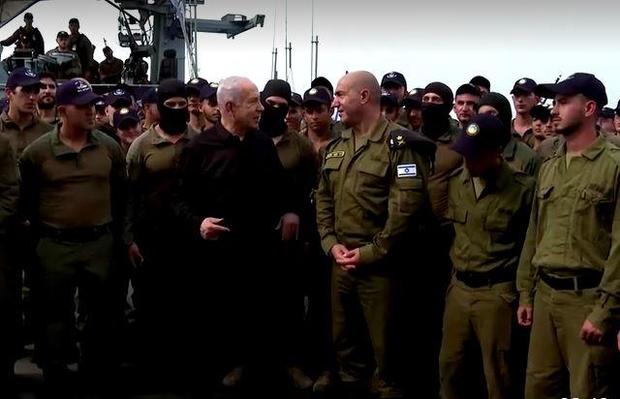 netanyahu-meets-troops-oct-30.jpg 