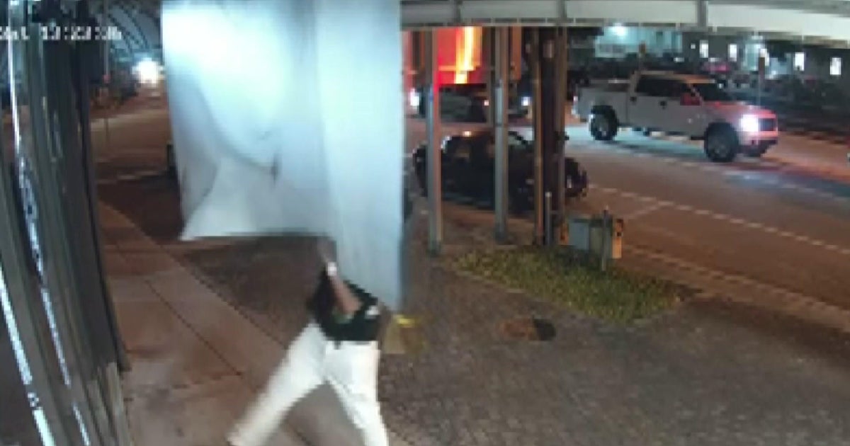 Surveillance exhibits disturbing vandalism on Miami Seashore at common cafe Surveillance exhibits disturbing vandalism on Miami Seashore at common cafe