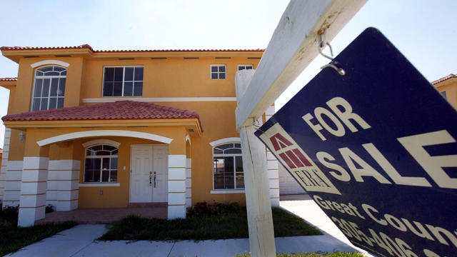 New Home Sales Plunge 11.8% 