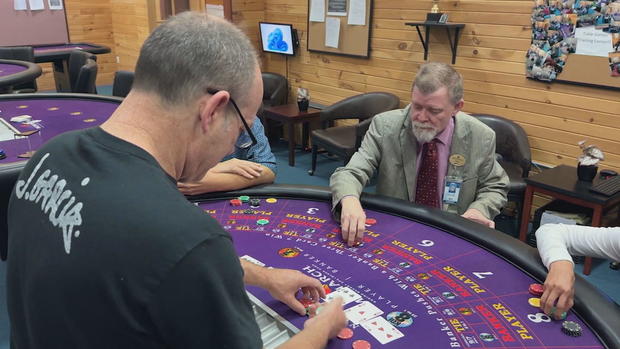 casino-dealer-training-6pkg-frame-641.jpg 