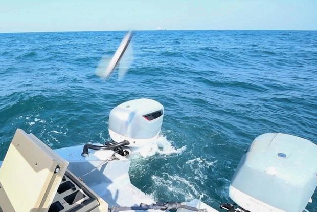 navy-unmanned-boat.jpg 
