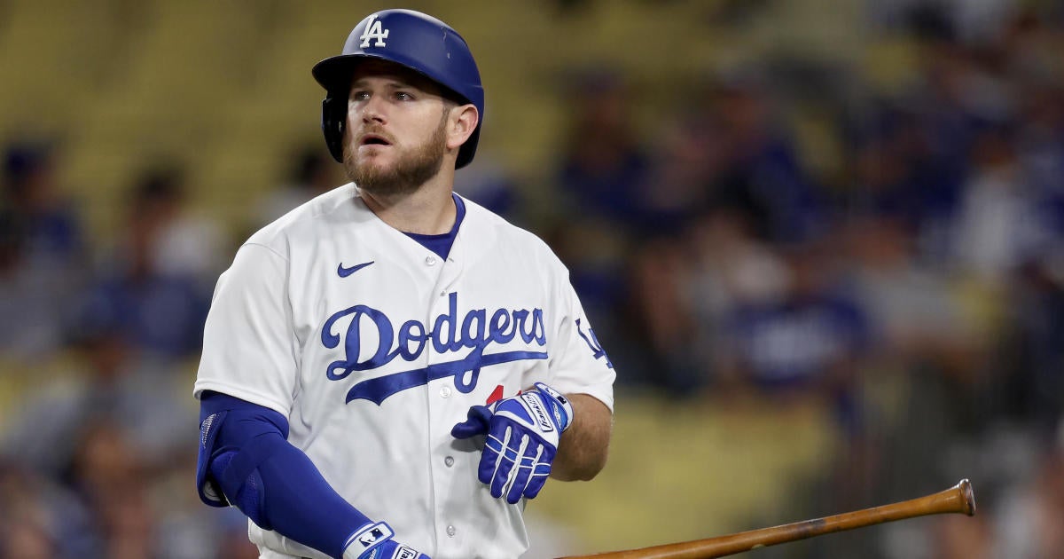 Max Muncy and LA Dodgers agree to $24 million, 2-year contract - CBS ...