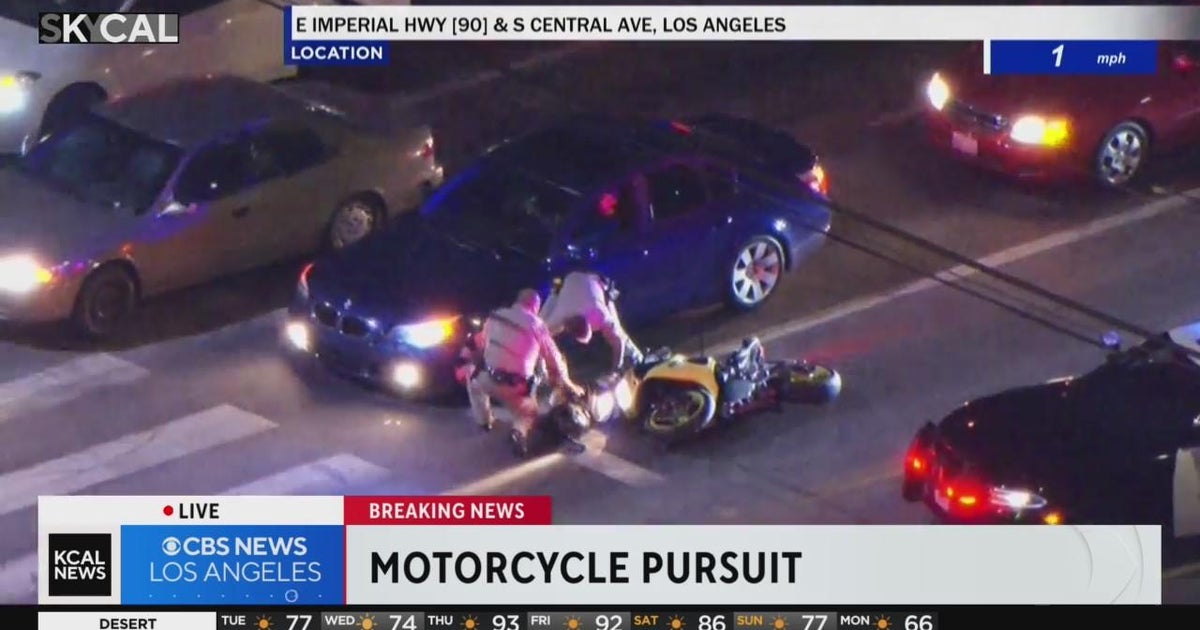 CHP officers push motorcyclist off bike, ending high speed pursuit ...