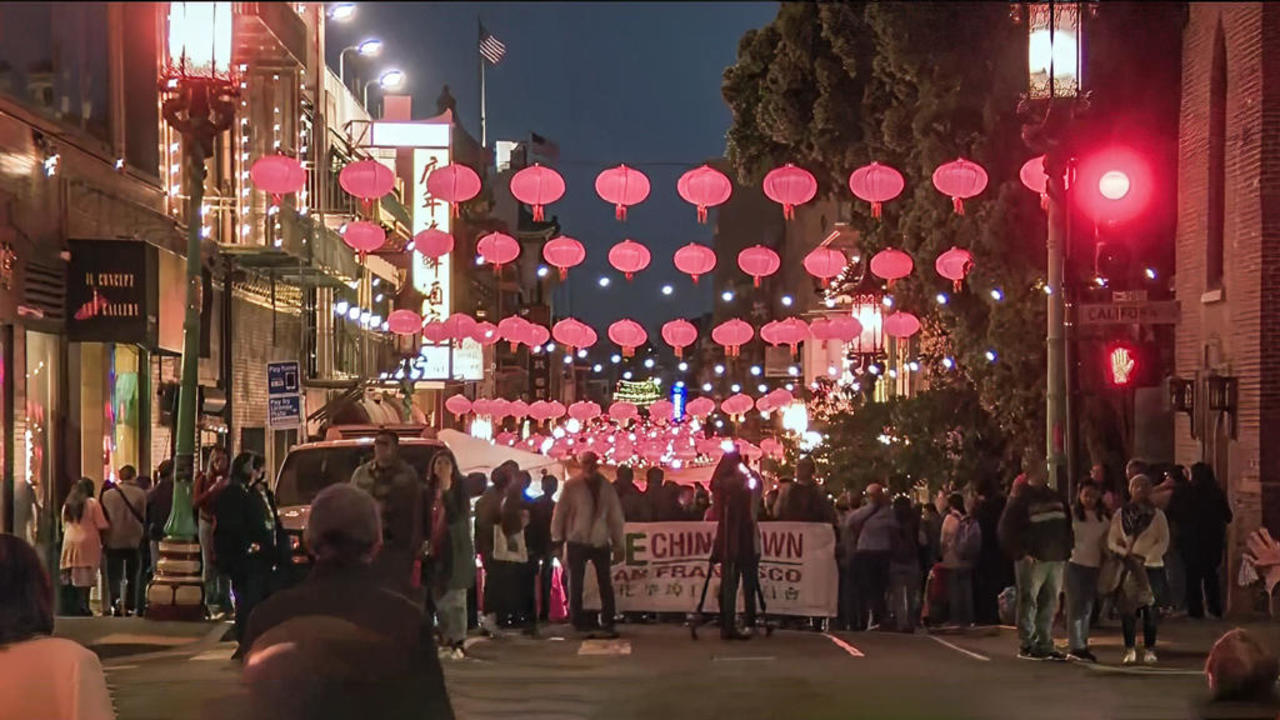 Thousands pack San Francisco Chinatown Night Market ahead of APEC - CBS San  Francisco