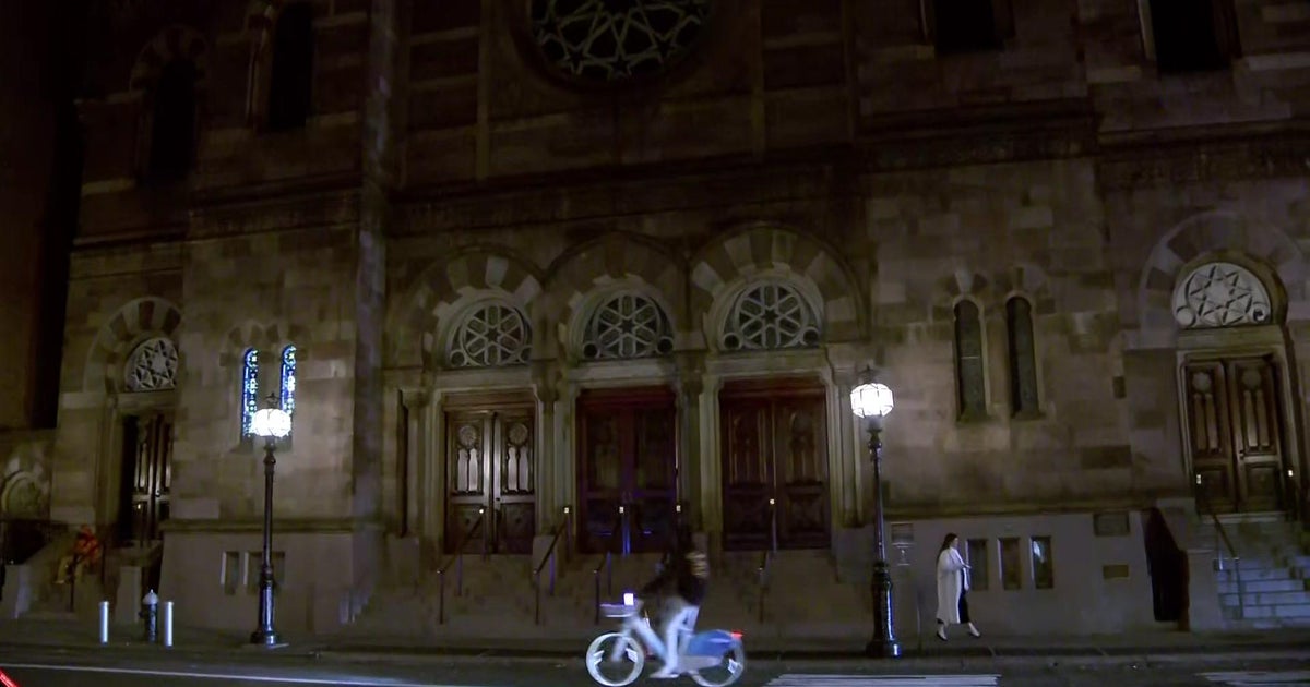 police-respond-to-reported-threats-at-2-jewish-sites-in-new-york-city