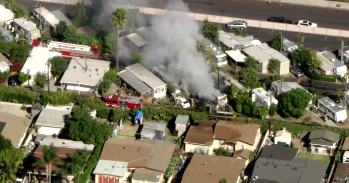 Man in serious condition after mobile home fire in San Fernando - CBS ...