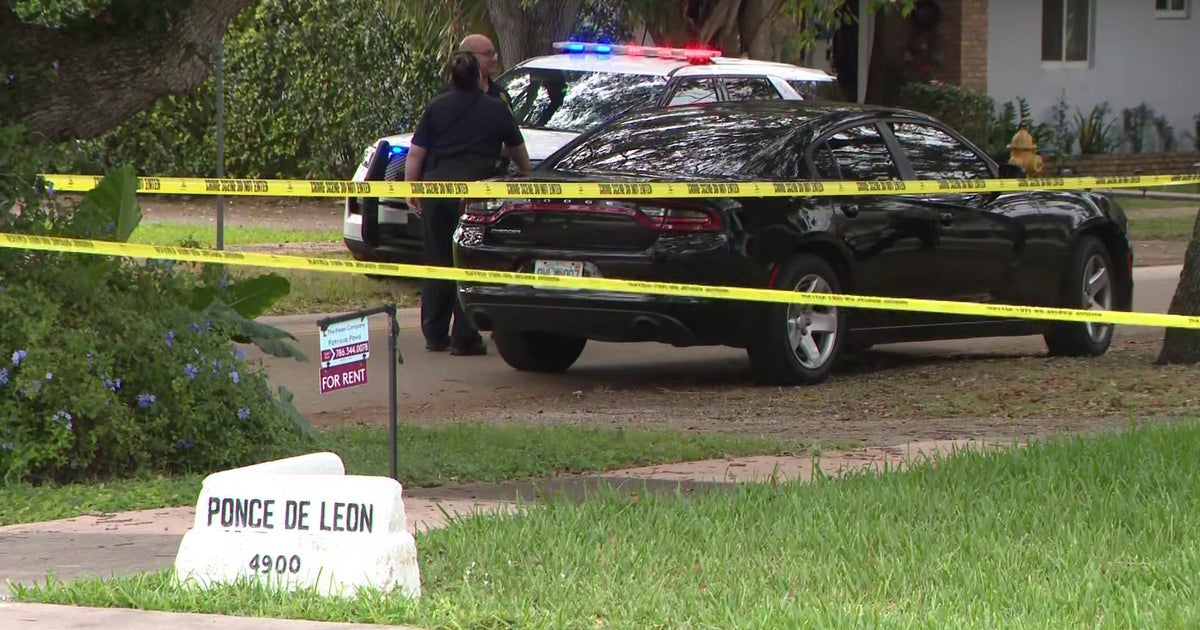 Coral Gables person surprises would-be dwelling burglar, injured through scuffle suspect sought Coral Gables person surprises would-be dwelling burglar, injured through scuffle suspect sought