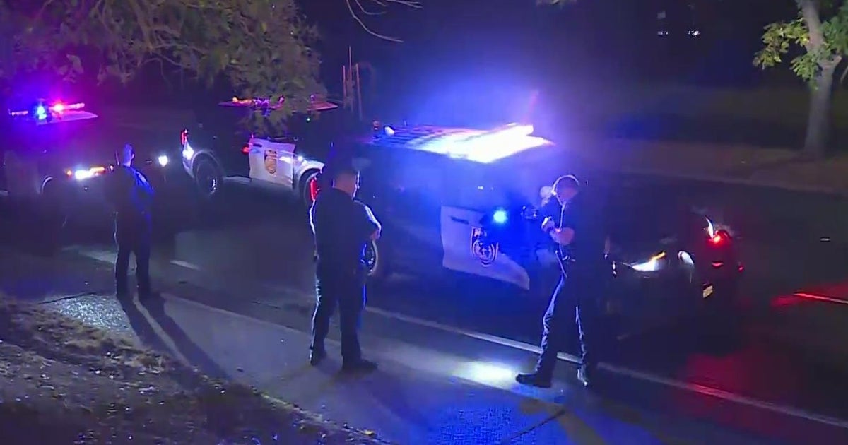 Officer hospitalized after crashing during chase in Sacramento