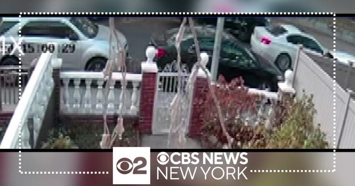 Police seek suspects after deadly hit-and-run in Queens - CBS New York