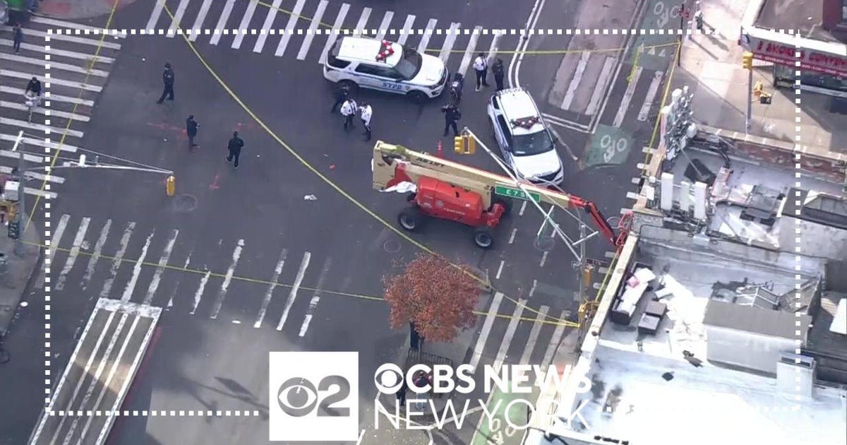2 killed in separate incidents involving vehicles in NYC - CBS New York