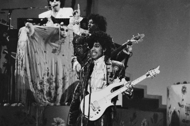Prince Performing at American Music Awards 