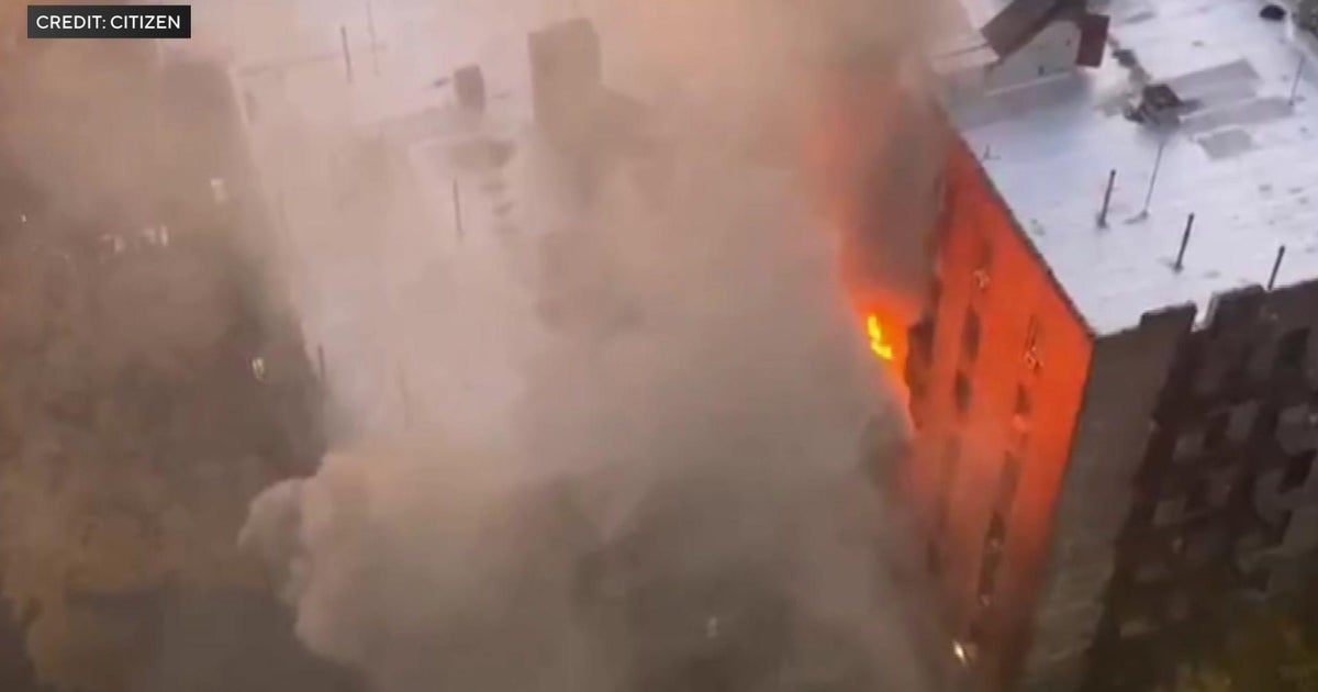Man dies of injuries suffered in fire at Bronx apartment building - CBS ...