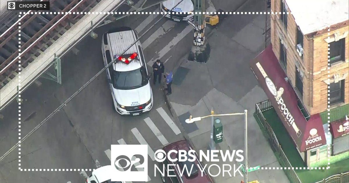 Teenage girl stabbed in Brooklyn, police say - CBS New York