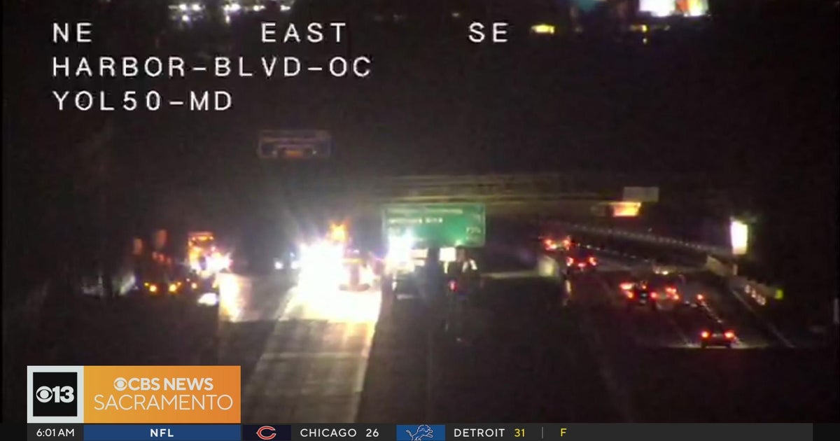 Crash blocks lanes on Highway 50 in West Sacramento