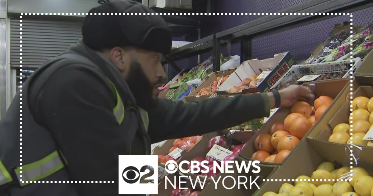 Hunts Point Market hard at work to distribute holiday produce CBS New