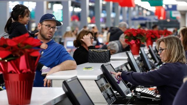 cbsn-fusion-airlines-prepare-for-thanksgiving-travel-amid-possible-weather-delays-thumbnail-2469924-640x360.jpg 