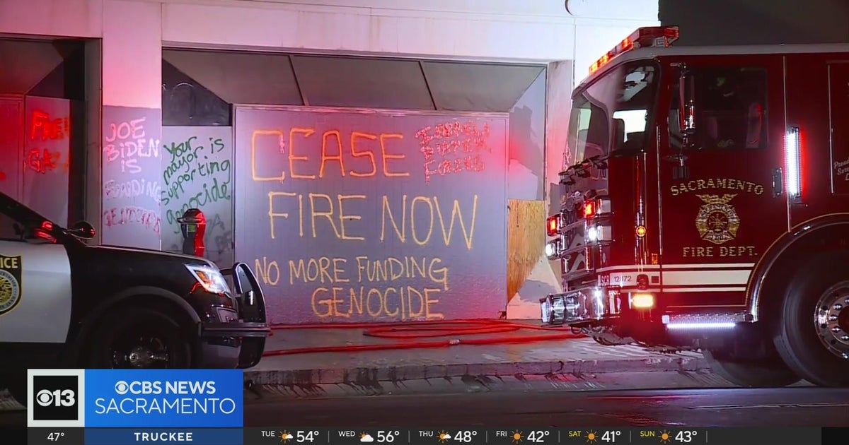 People arrested in Sacramento for spray painting graffiti over murals