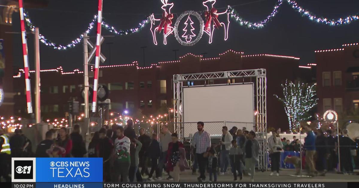 Grapevine officially kicks off the holiday season through Carol of