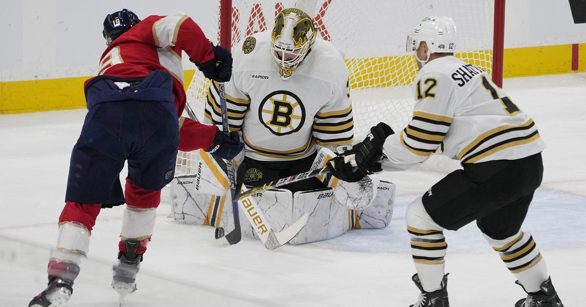 Ullmark, NHL-leading Bruins remain hot, top Panthers 3-1