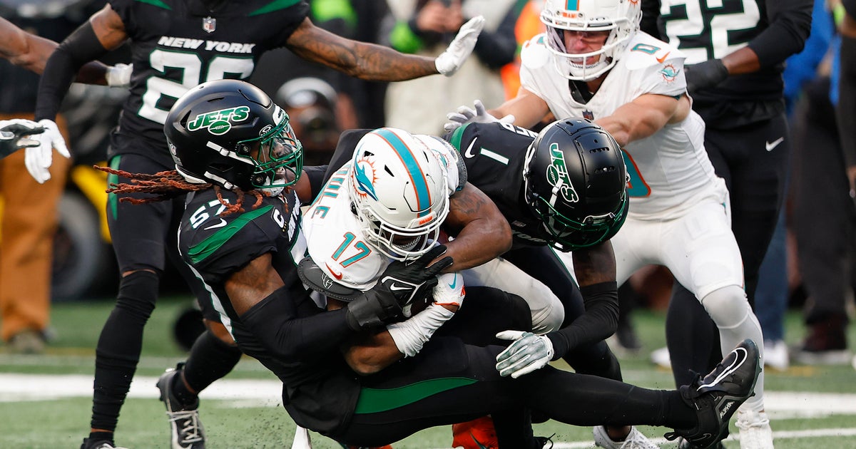 Hill’s TD catch and Holland’s 99-yard INT return guide Dolphins past Jets 34-13 Hill’s TD catch and Holland’s 99-yard INT return guide Dolphins past Jets 34-13