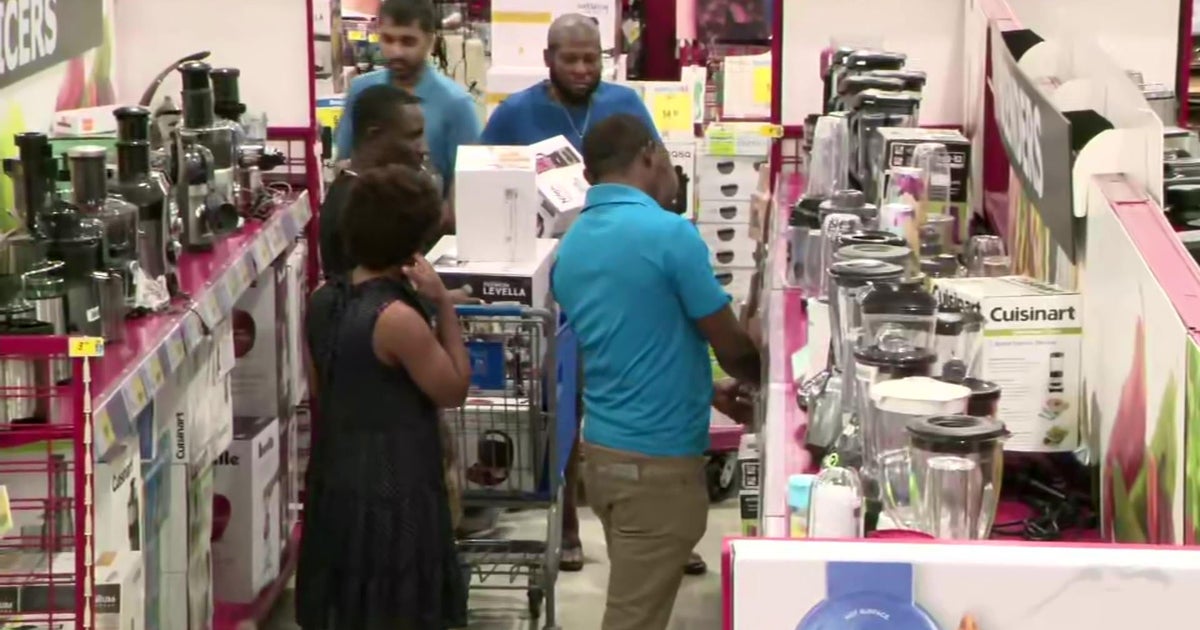 Black Friday customers packed Sawgrass Mills Black Friday customers packed Sawgrass Mills