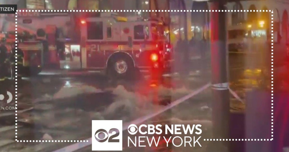 Subway service restored after water main break - CBS New York