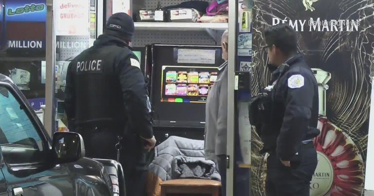 Chicago liquor store employee shot in shoulder during attempted armed ...